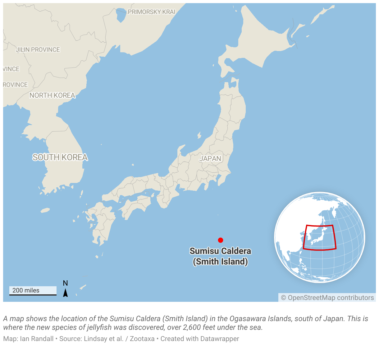 A map show the location of the Sumisu Caldera (Smith Island) in the Ogasawara Islands, south of Japan.