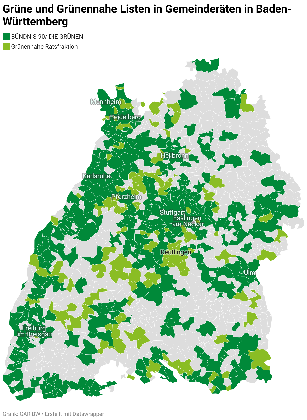 Hier siehst du eine Karte von Baden-Württemberg mit allen Gemeinden. Dunkelgrün hervorgehoben sind Gemeinden, in denen Kandidaten von Bündnis90/Den Grünen im Gemeinderat sind. Hellgrün hervorgehoben sind Gemeinden, in denen Kandidaten von grünnahen Listen im Gemeinderat sind. Grau dargestellt sind die Gemeinden, in denen es keine Grünen oder grünnahen Gemeinderatsmitglieder gibt. Stand der Karte ist August 2024.